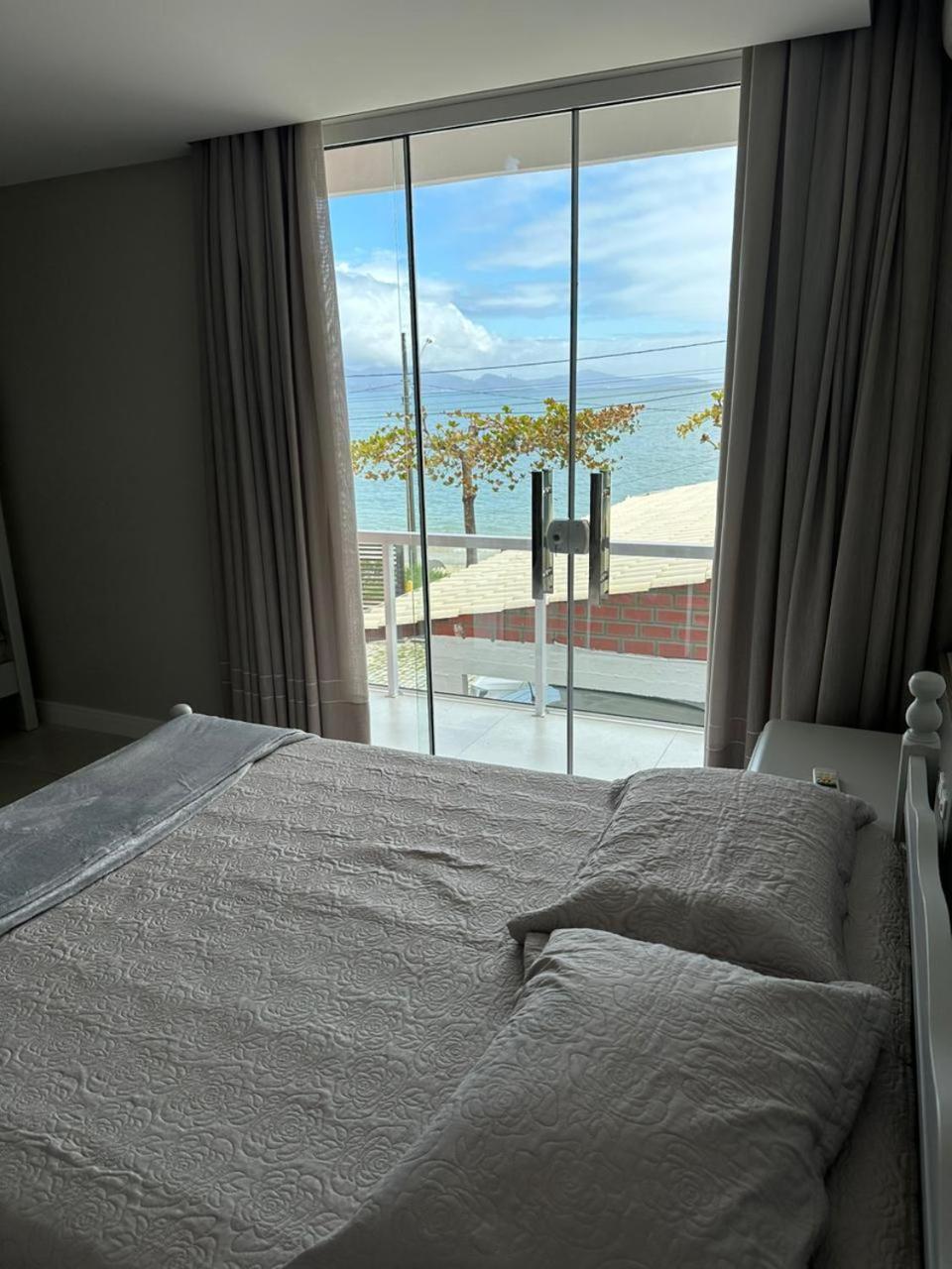 Apartamento Frente Mar Na Baia De Porto Belo Exteriör bild